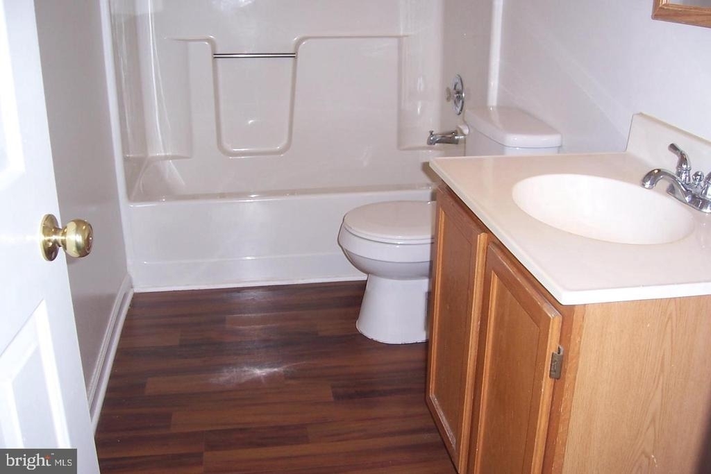1258 Lakeview Drive - Photo 4