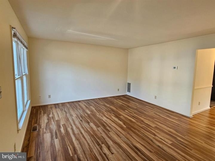 806 Grove Avenue - Photo 2