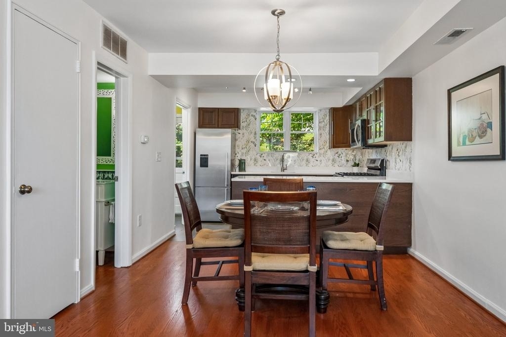 3812 Jason Avenue - Photo 5