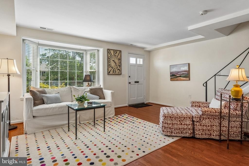 3812 Jason Avenue - Photo 2