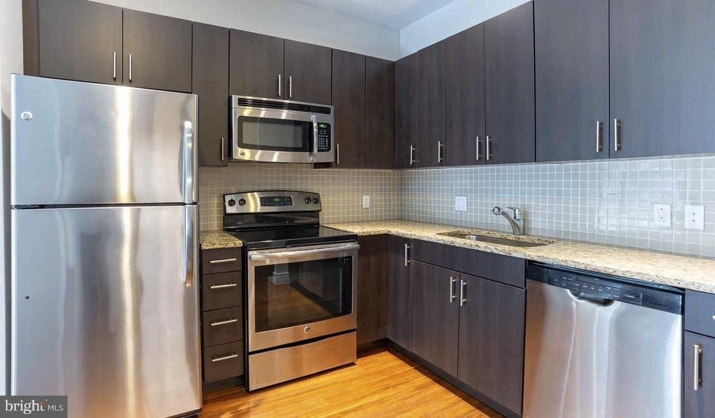 521 S Broad Street - Photo 1