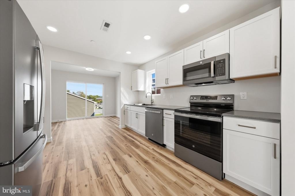 530 Ridge Avenue - Photo 12
