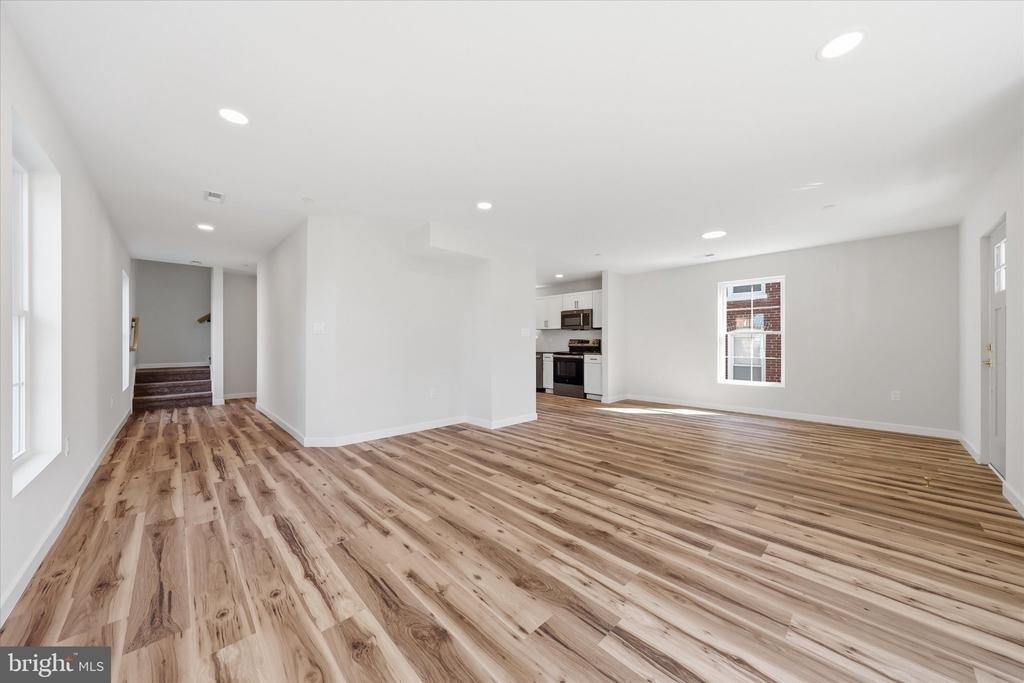 530 Ridge Avenue - Photo 8