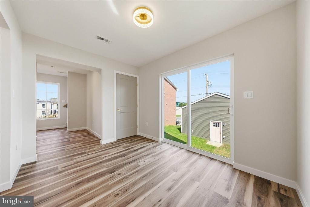 530 Ridge Avenue - Photo 5