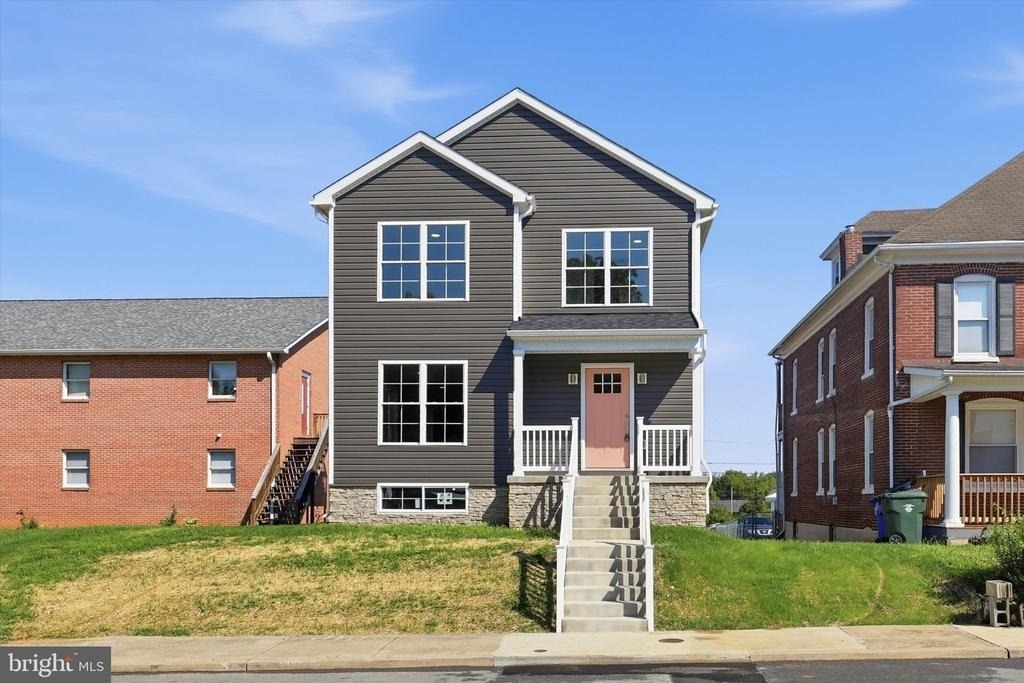 530 Ridge Avenue - Photo 0