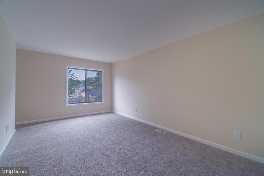 9416 Penshurst Court - Photo 8