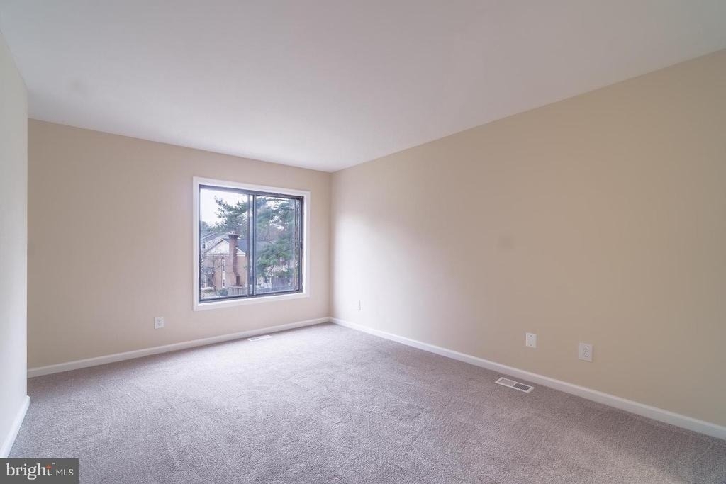 9416 Penshurst Court - Photo 5