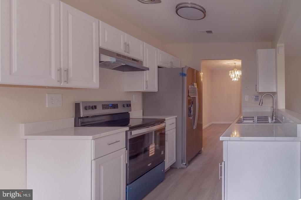 9416 Penshurst Court - Photo 2