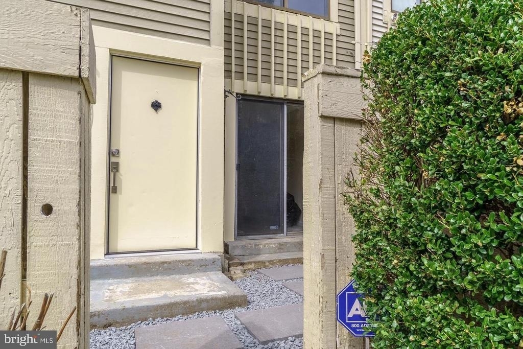9416 Penshurst Court - Photo 1