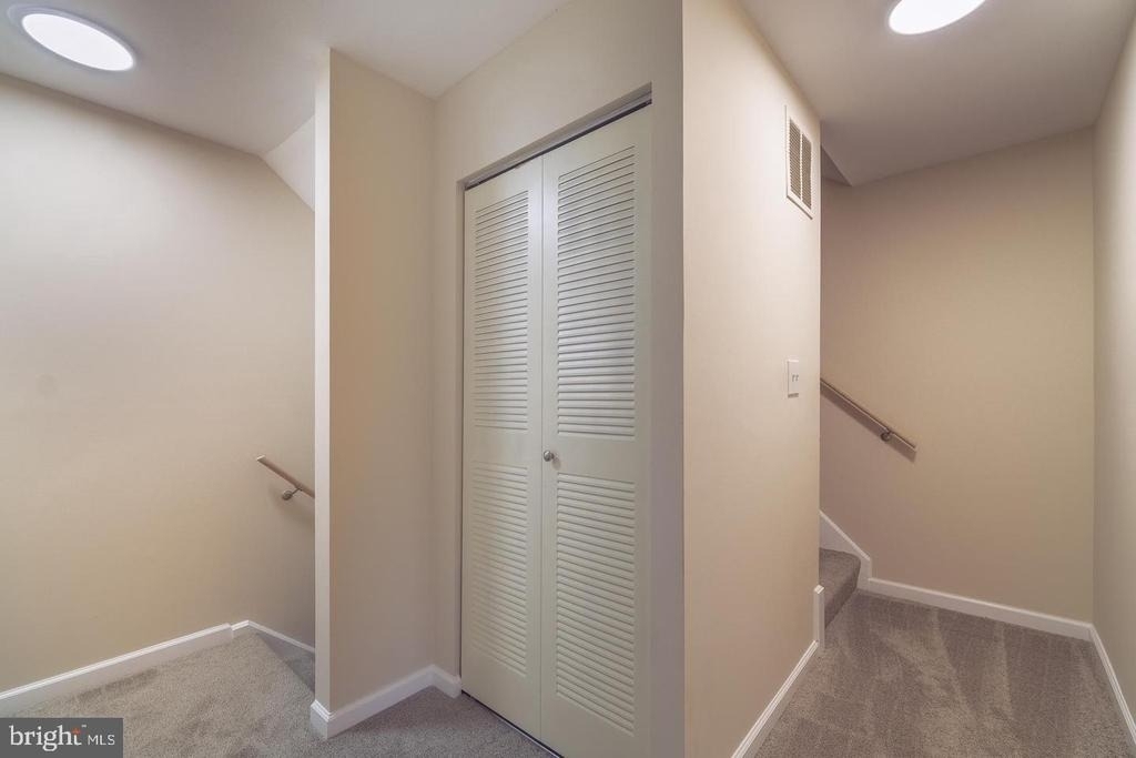 9416 Penshurst Court - Photo 11