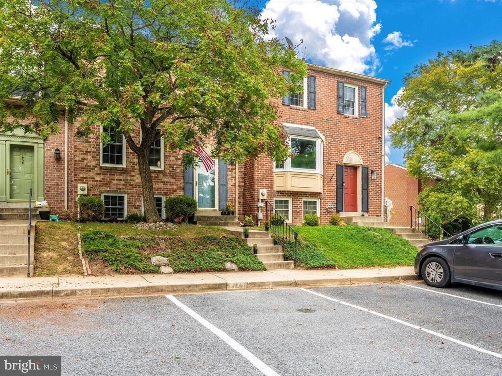 112 Bracken Court - Photo 3