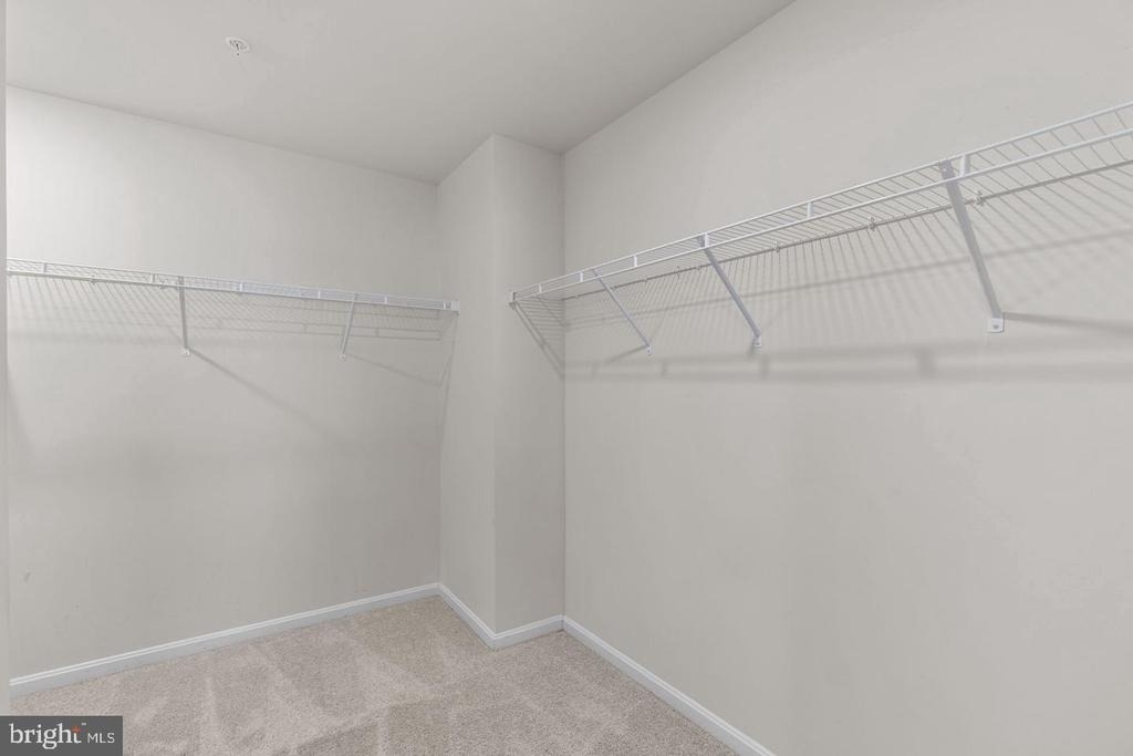 2070 Pomona Way - Photo 18