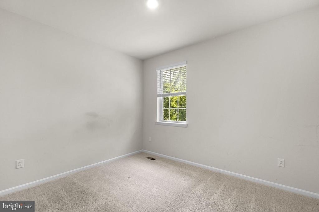 2070 Pomona Way - Photo 35