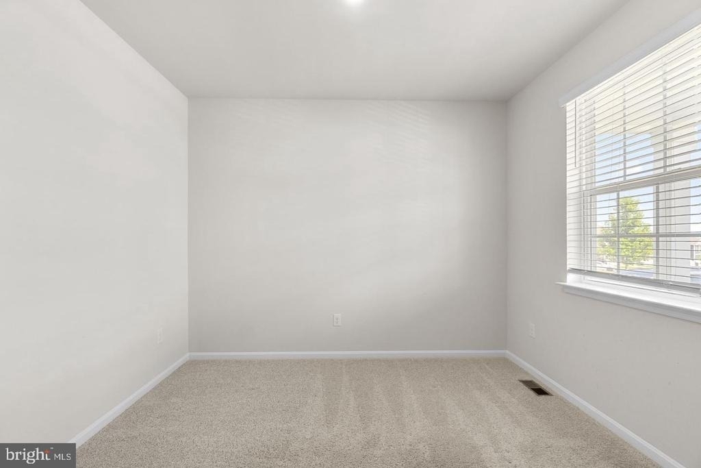 2070 Pomona Way - Photo 11