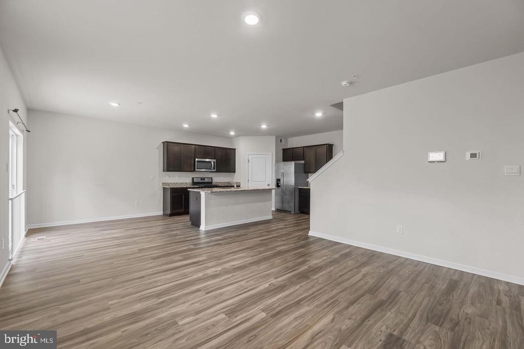 2070 Pomona Way - Photo 5