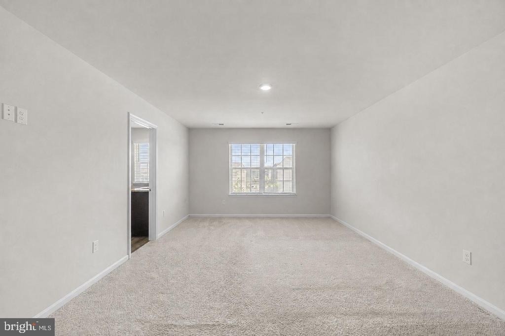 2070 Pomona Way - Photo 13