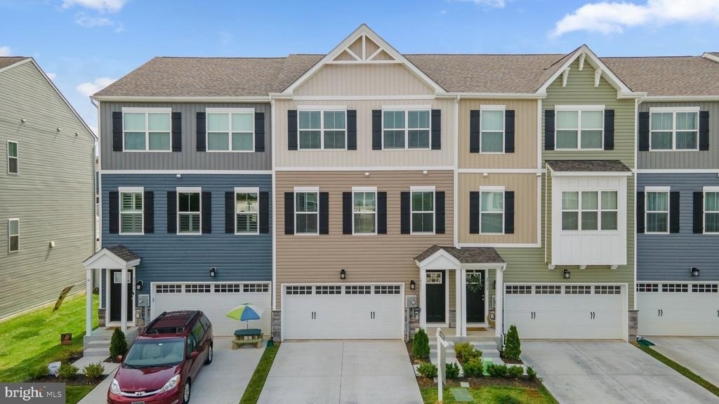 2753 Town View Circle - Photo 0