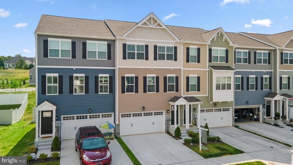 2753 Town View Circle - Photo 1