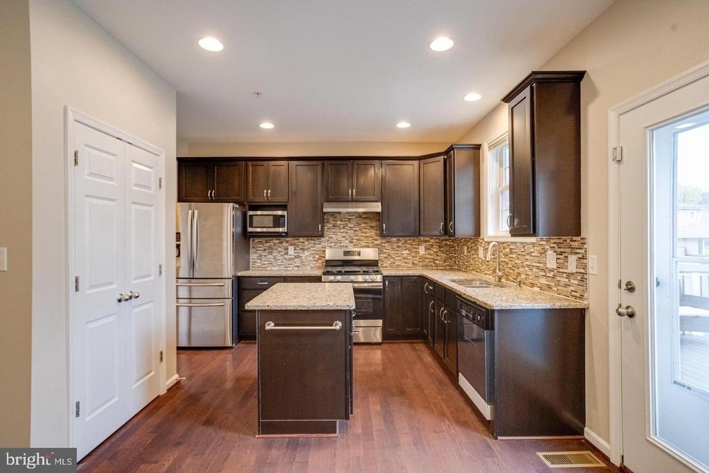 1236 Frances Place - Photo 21