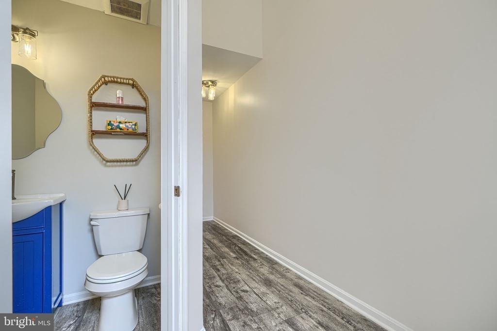1306 Creekland Court - Photo 4