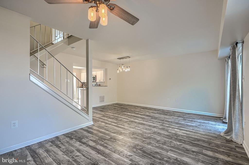 1306 Creekland Court - Photo 9