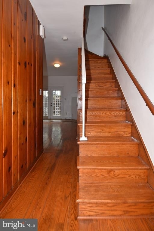 915 Hughes Mews Nw - Photo 1