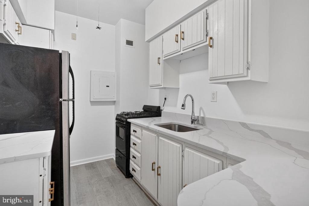 1711 Massachusetts Avenue Nw - Photo 4