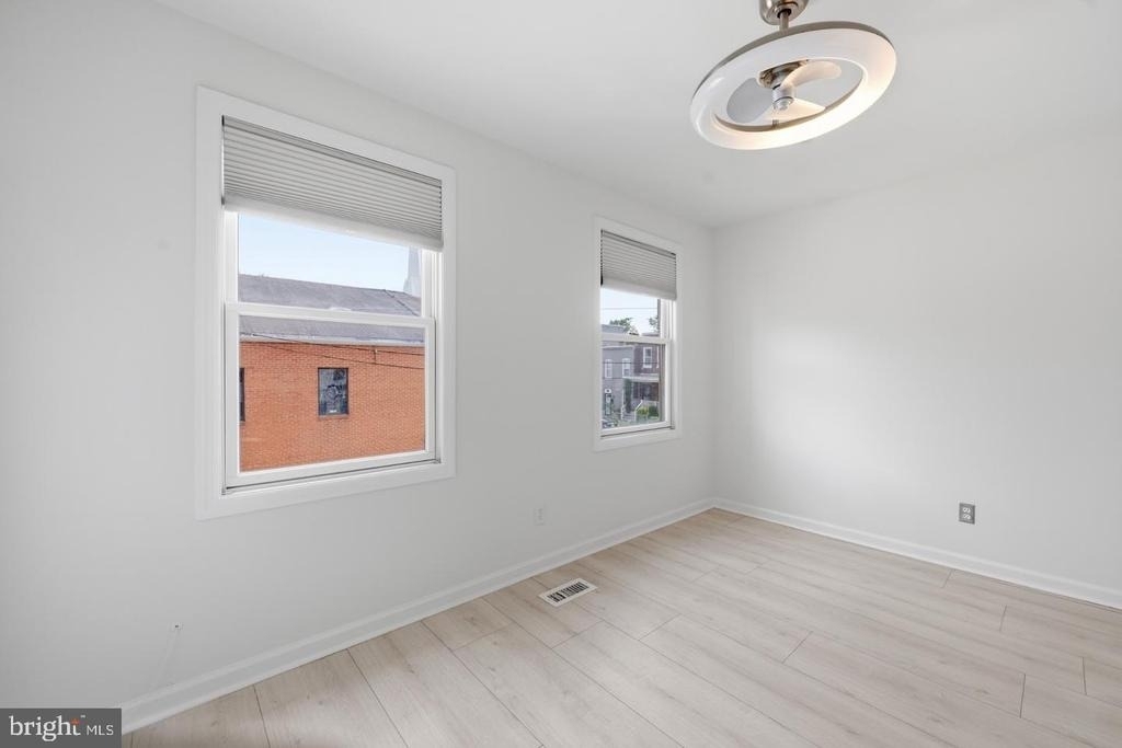 705 18th Street Ne - Photo 17