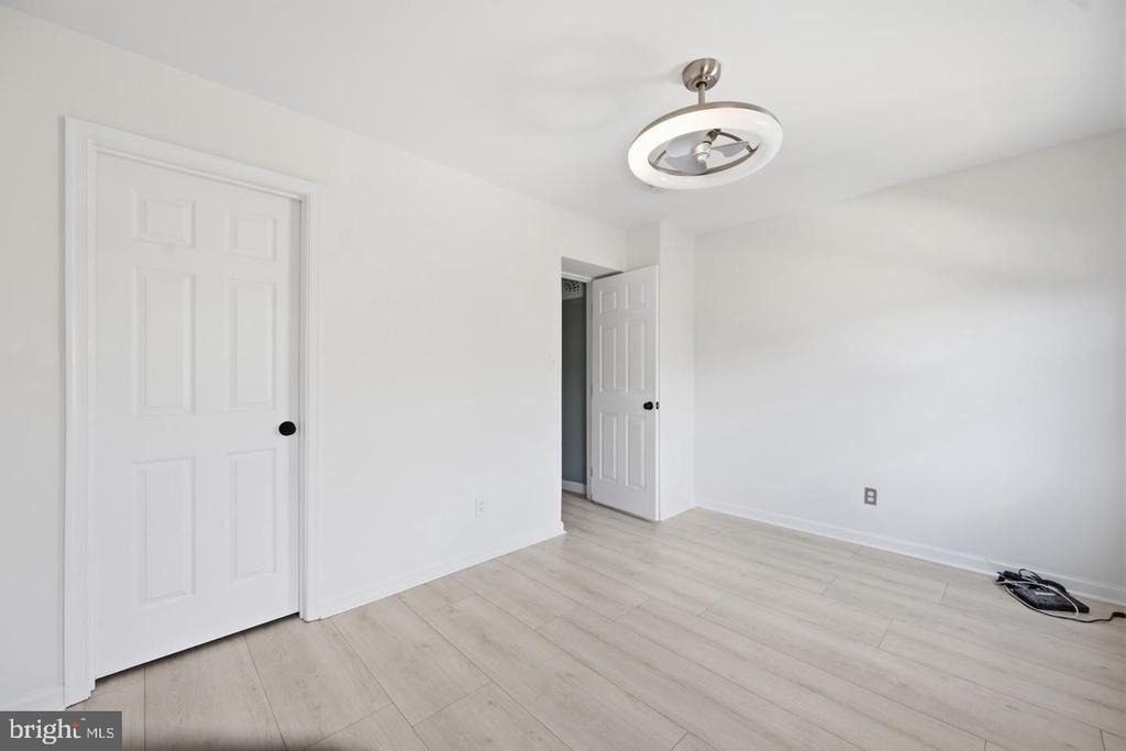 705 18th Street Ne - Photo 18