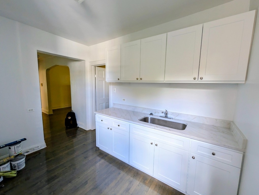 6711 North Greenview Avenue - Photo 8