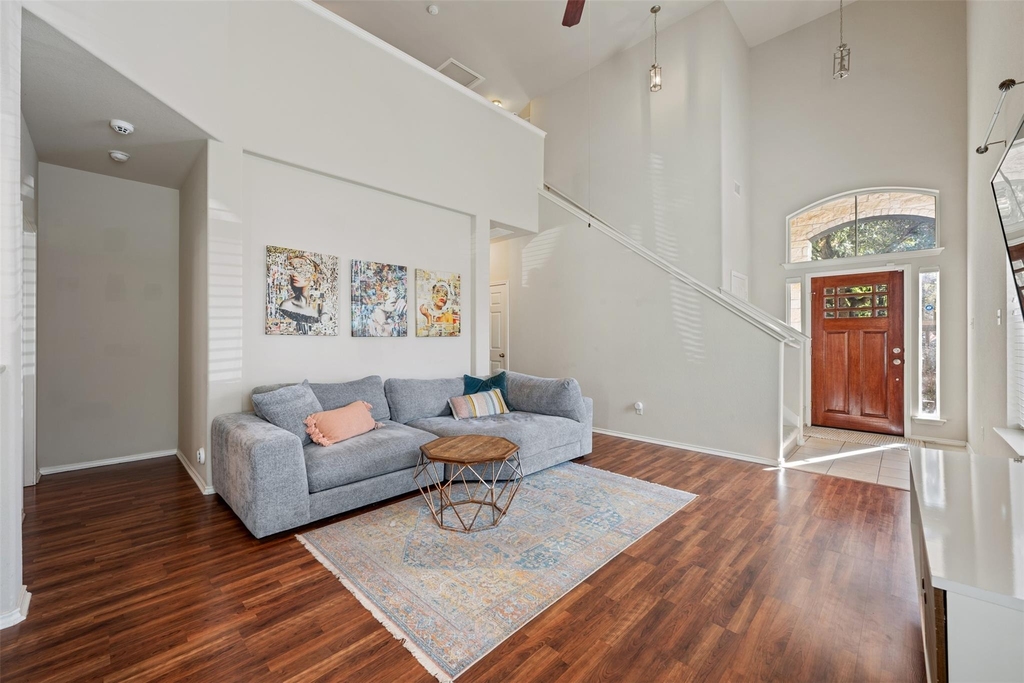 1520 Huckleberry Ln - Photo 4