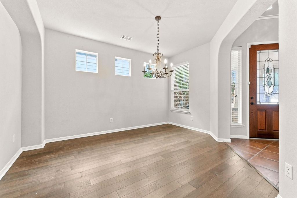 15616 Belfin Dr - Photo 2