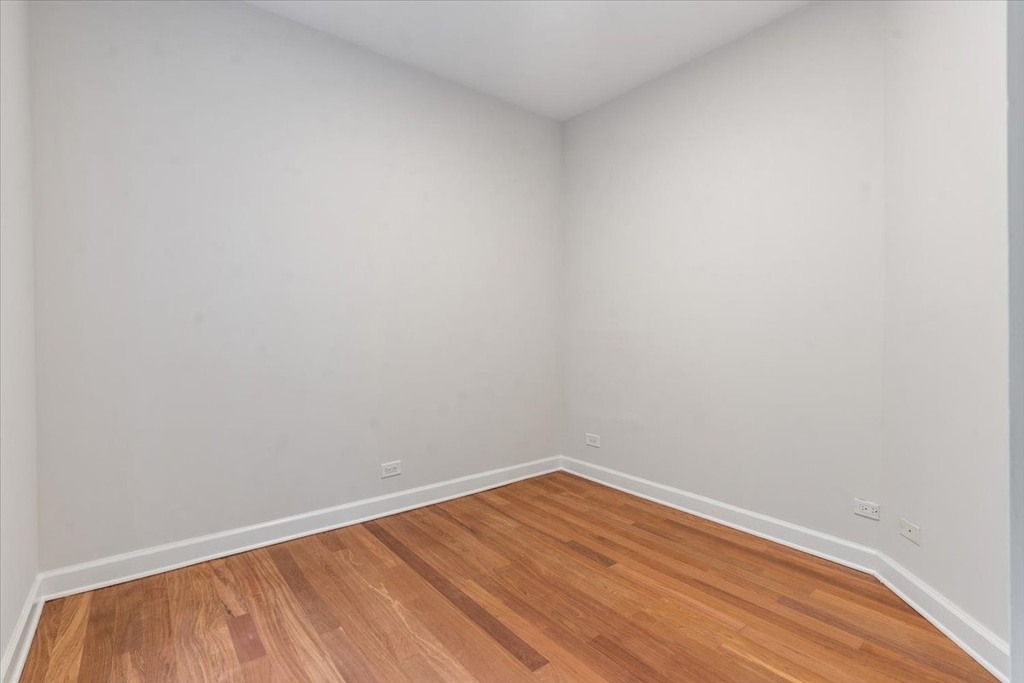 3518 N Hamlin Avenue - Photo 10