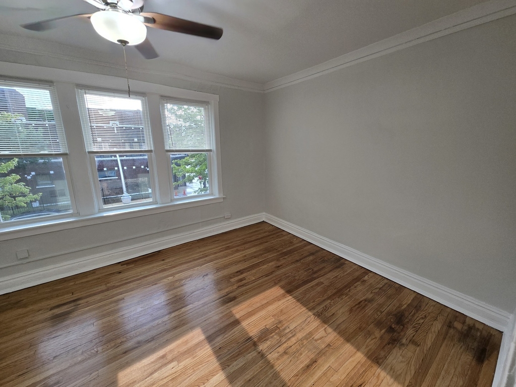 4753 N Monticello Avenue - Photo 1