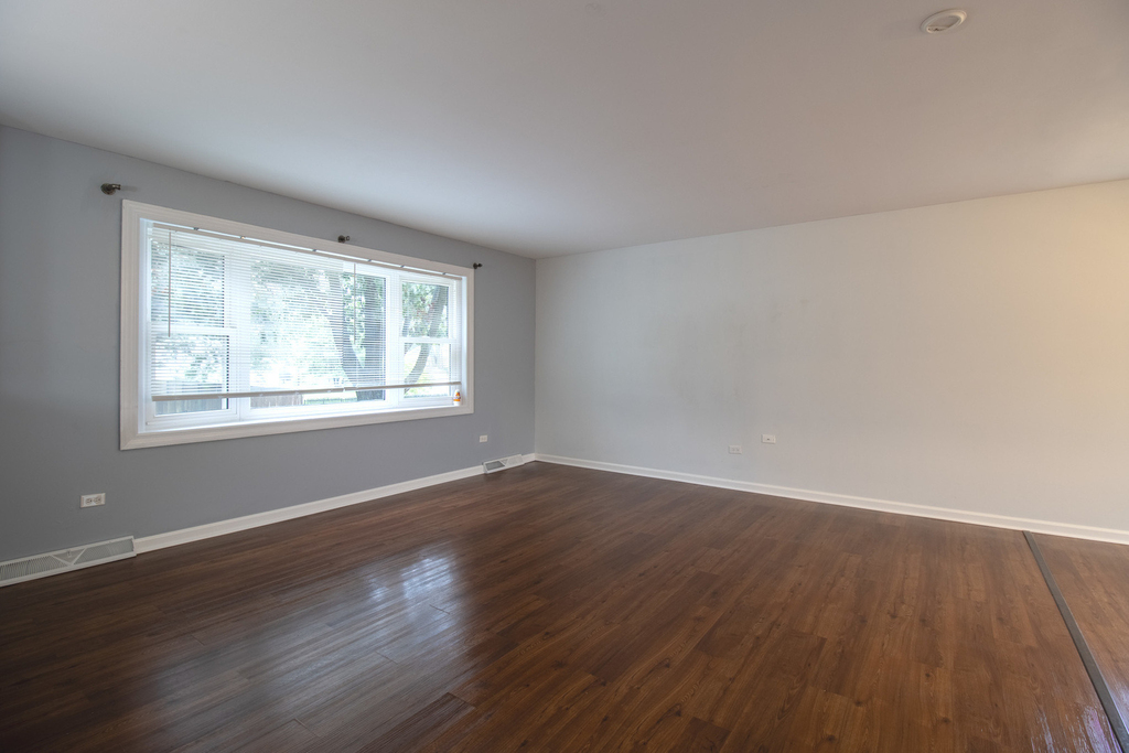 500 N Westwood Avenue - Photo 2