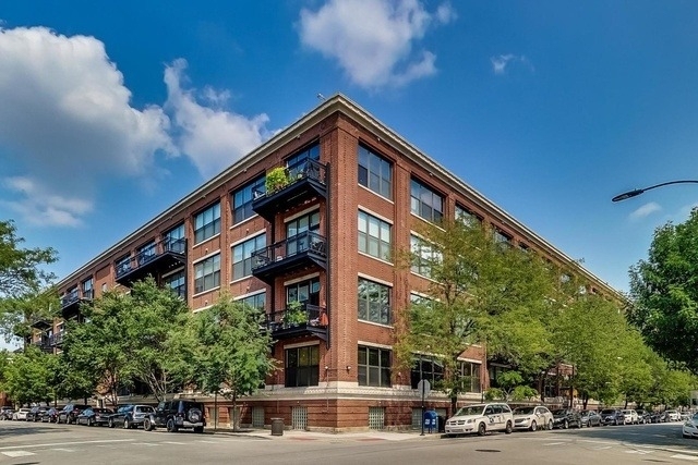 1040 W Adams Street - Photo 0