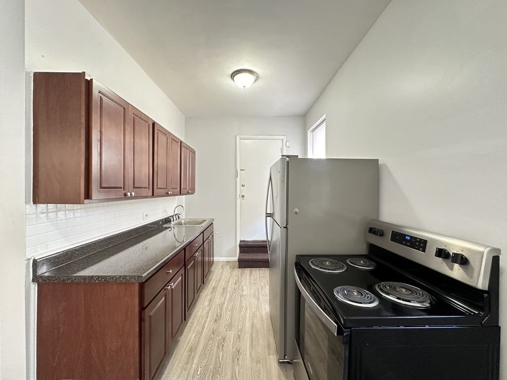 4503 N Malden Street - Photo 1