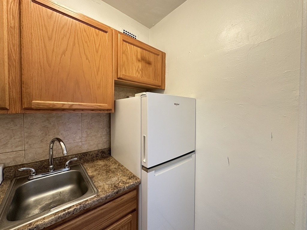 434 W Wellington Avenue - Photo 4