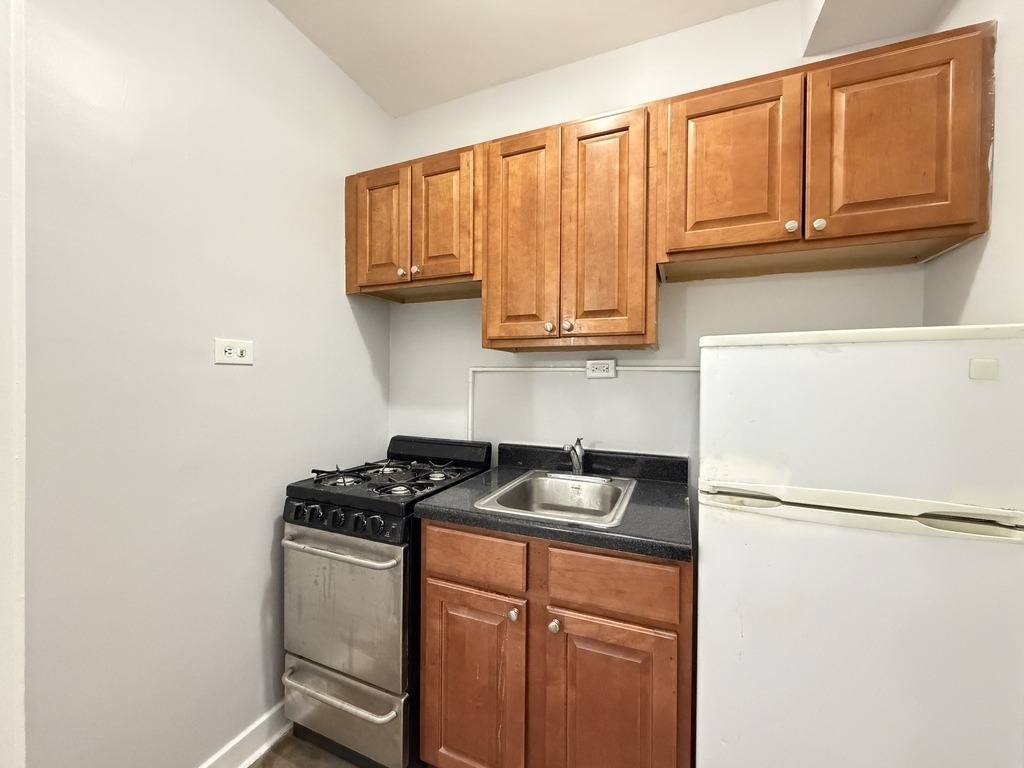 917 W Eastwood Avenue - Photo 3