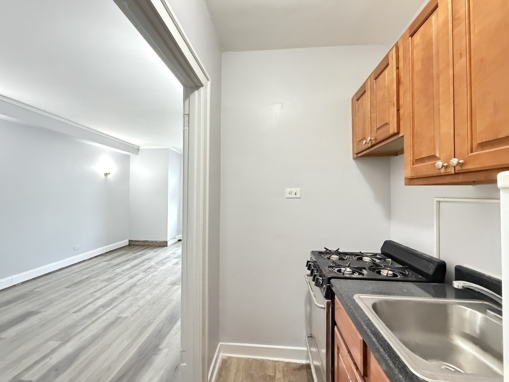 917 W Eastwood Avenue - Photo 5