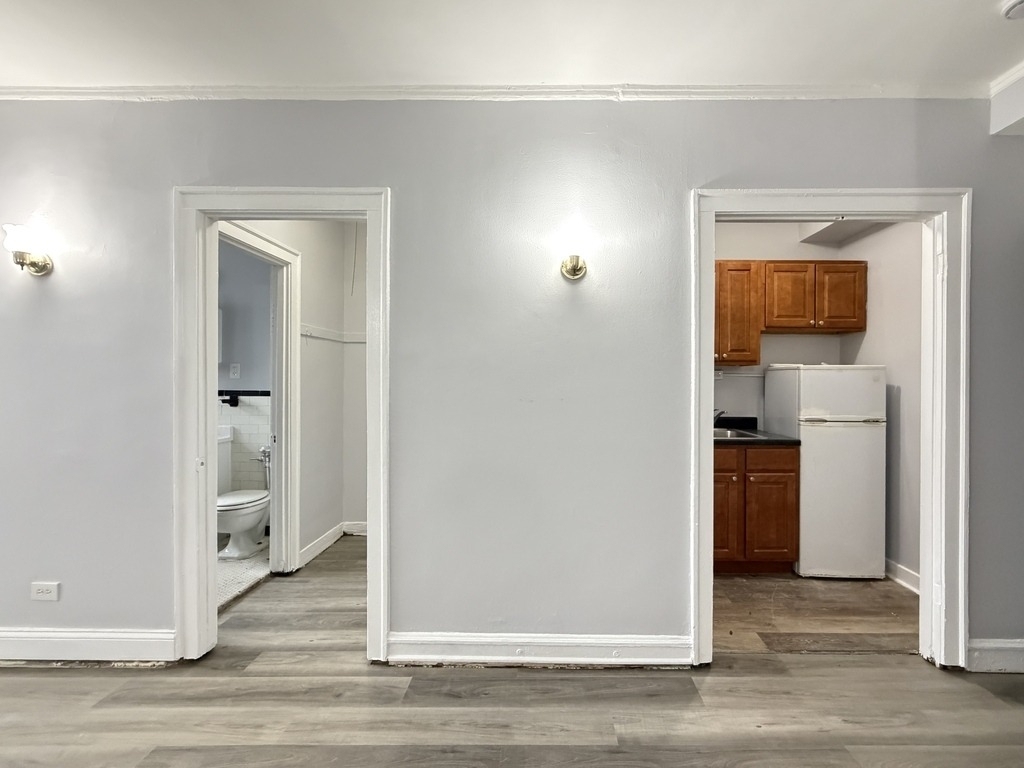 917 W Eastwood Avenue - Photo 1