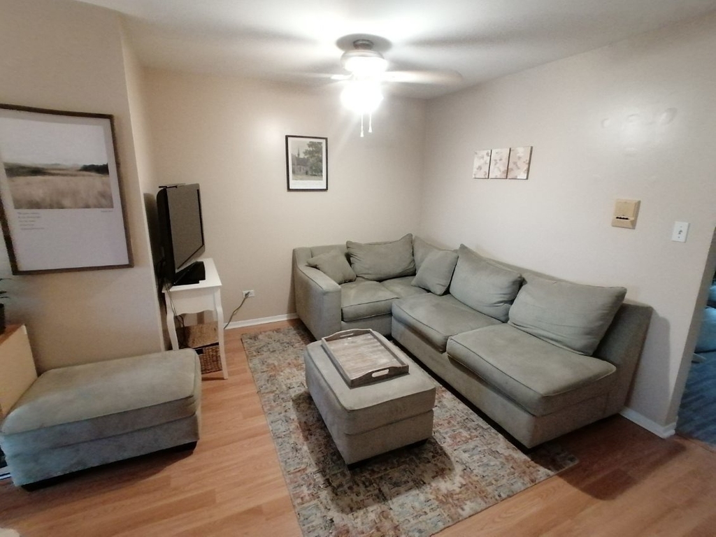 2217 W Nichols Drive - Photo 2