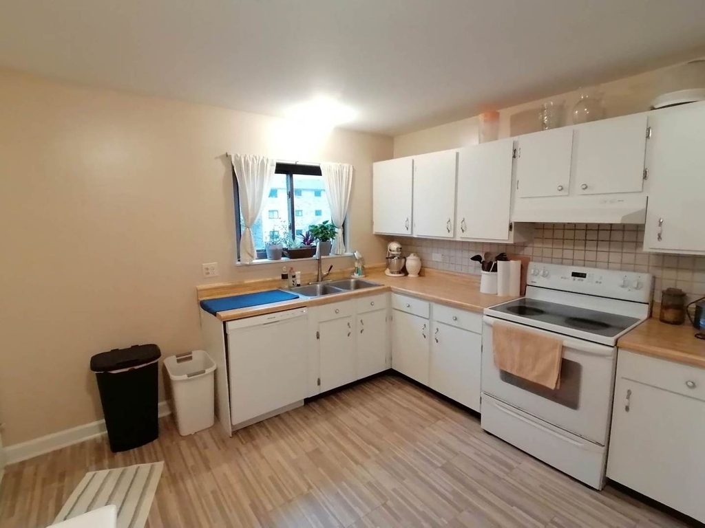 2217 W Nichols Drive - Photo 4