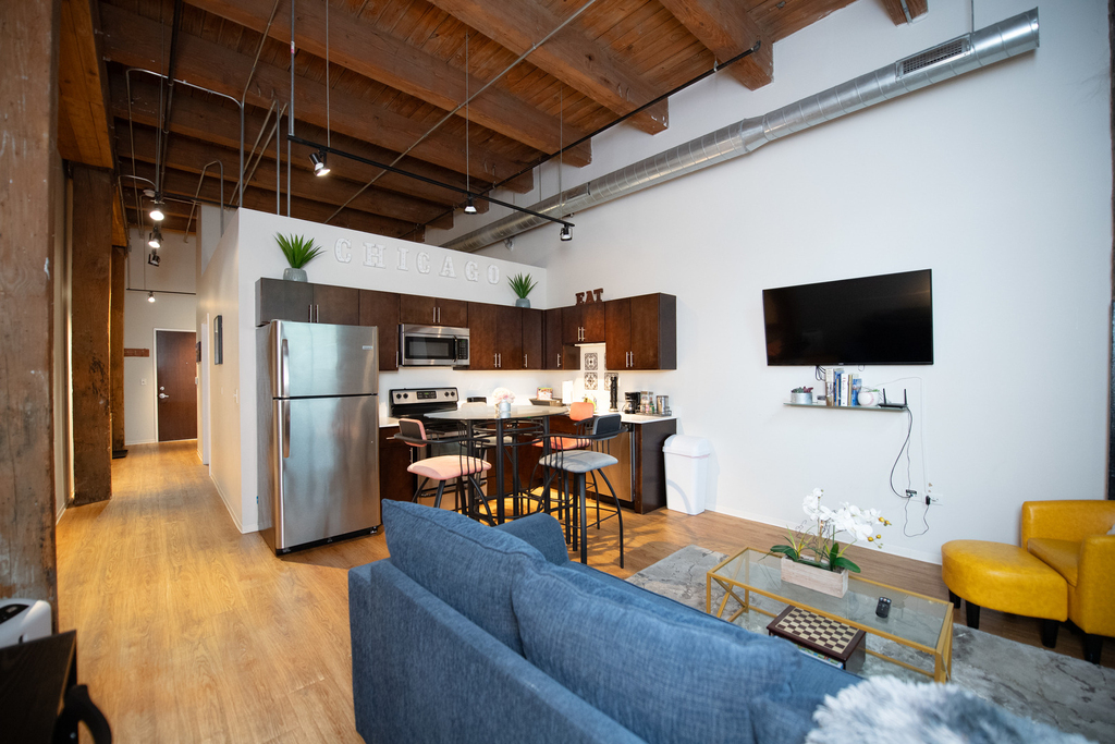 2100 S Indiana Avenue - Photo 1