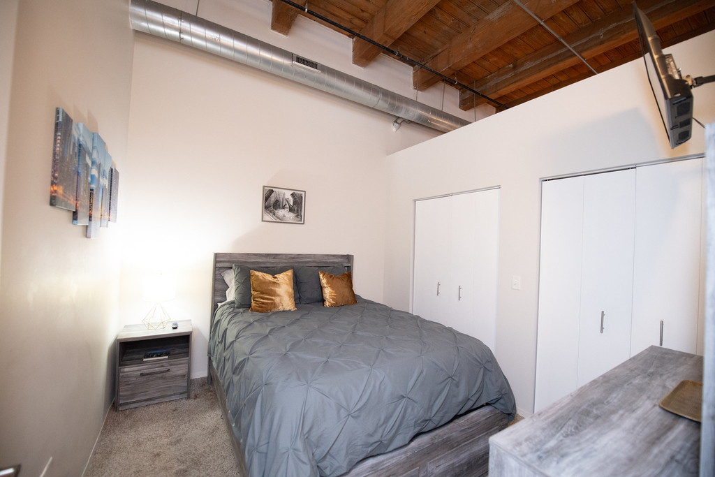 2100 S Indiana Avenue - Photo 3