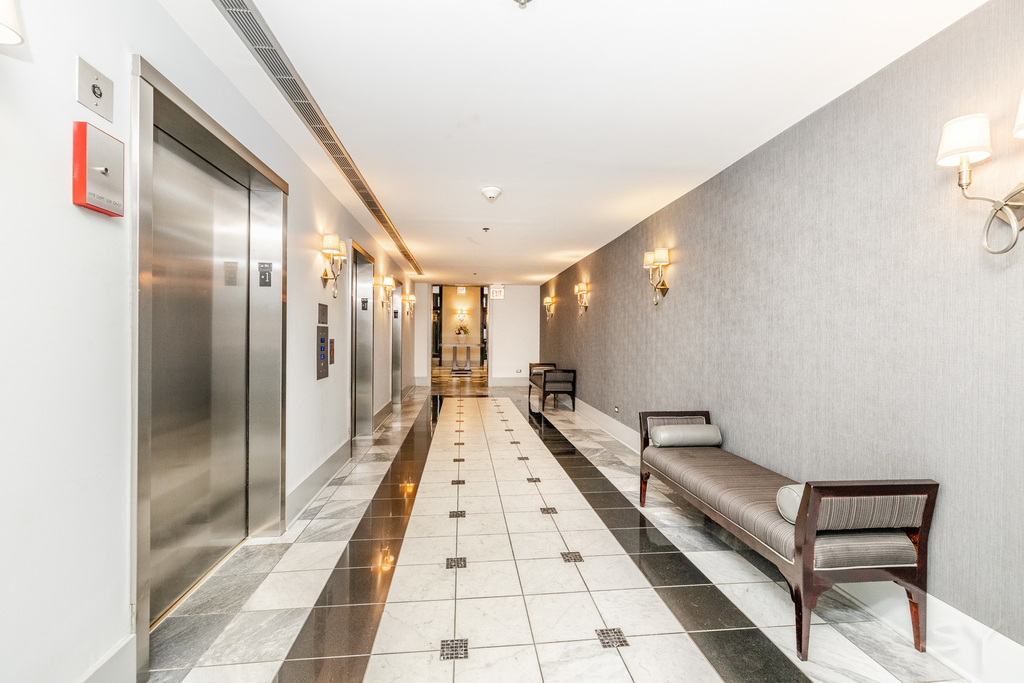 70 W Huron Street - Photo 3