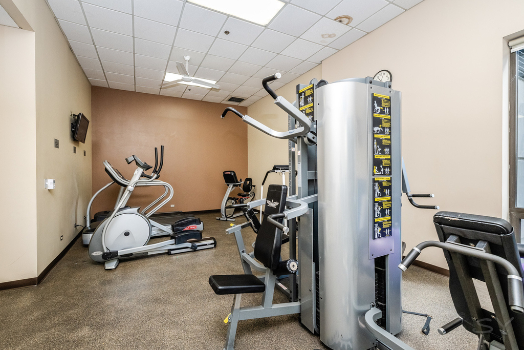 70 W Huron Street - Photo 28