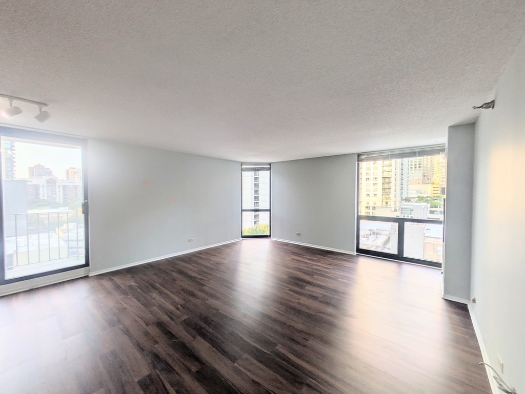 70 W Huron Street - Photo 14