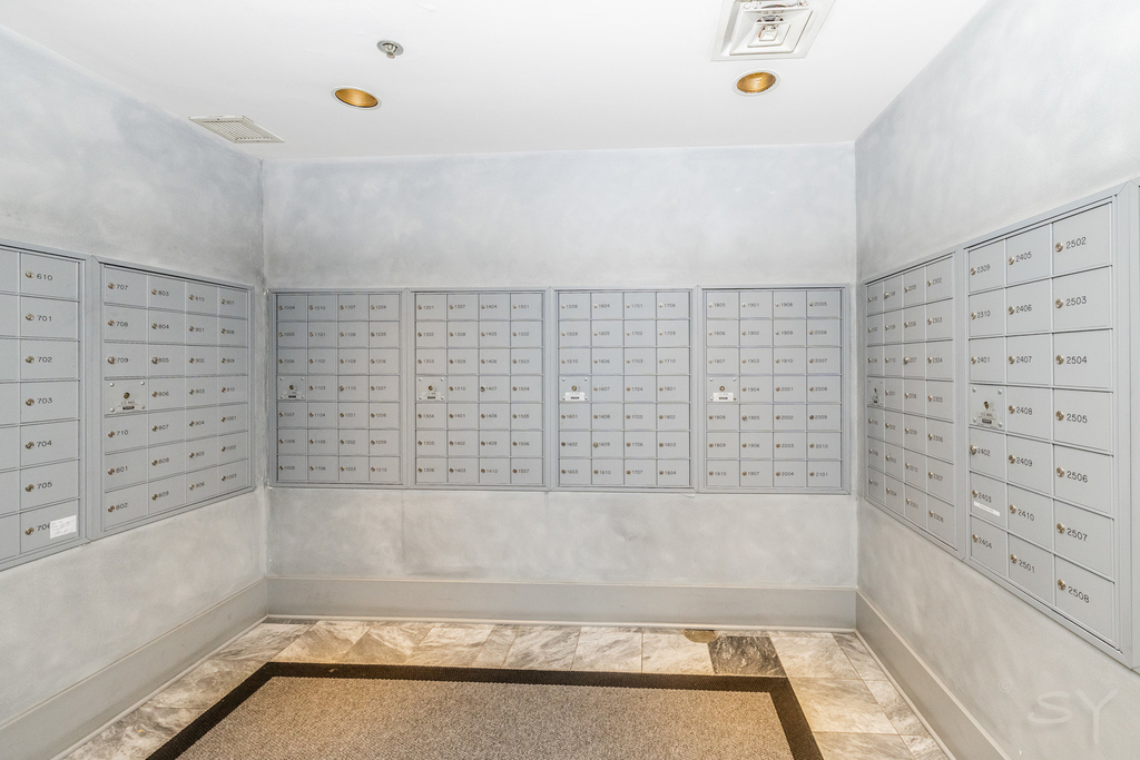 70 W Huron Street - Photo 27