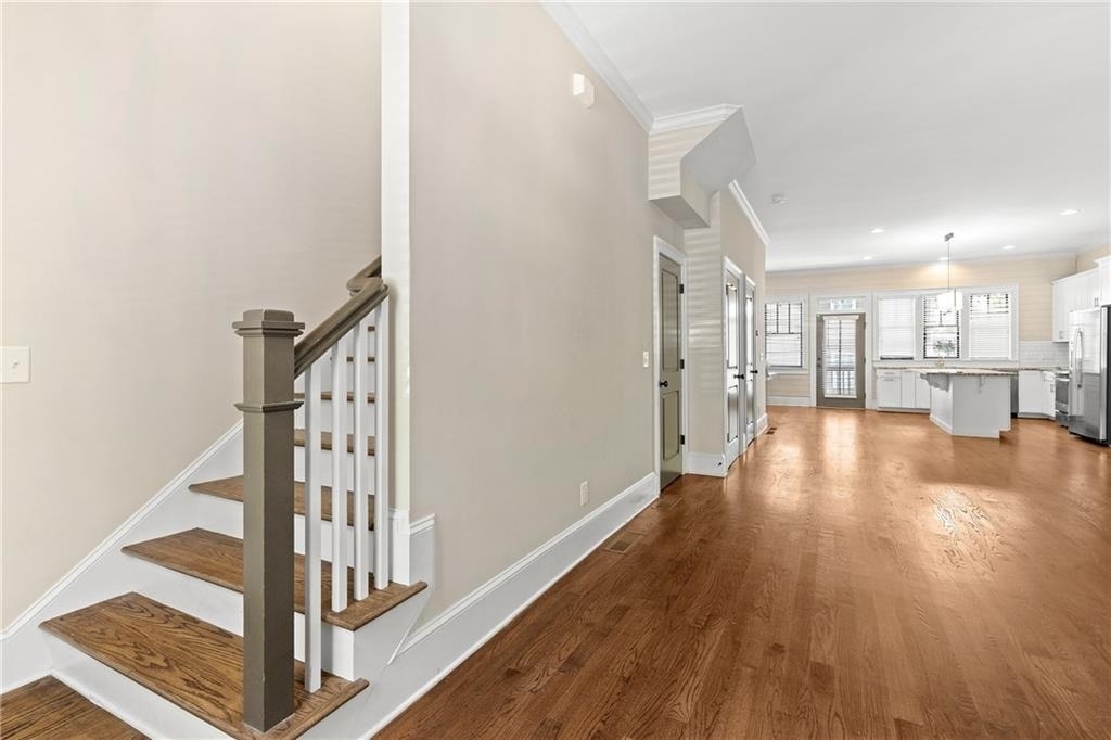81 College Street - Photo 3